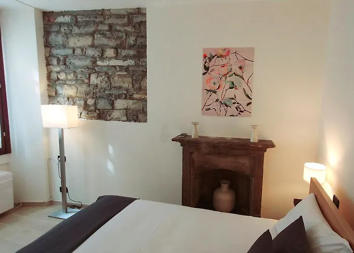 Casa Luini - New, Welcoming And Modern In The Historic Centre Of Como, With 2 Bedrooms And 1 Complete Bathroom And A Fully Equipped Kitchen Como