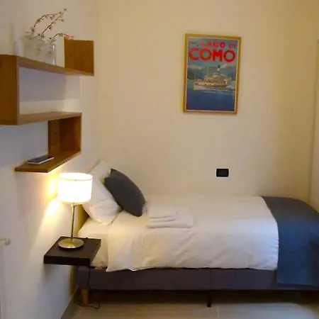 Casa Luini - New, Welcoming And Modern In The Historic Centre Of Como, With 2 Bedrooms And 1 Complete Bathroom And A Fully Equipped Kitchen