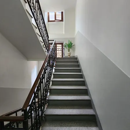 Casa Luini - New, Welcoming And Modern In The Historic Centre Of Como, With 2 Bedrooms And 1 Complete Bathroom And A Fully Equipped Kitchen شقة كومو