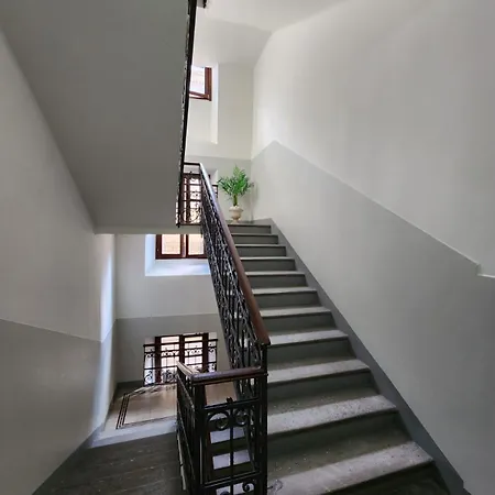 Casa Luini - New, Welcoming And Modern In The Historic Centre Of Como, With 2 Bedrooms And 1 Complete Bathroom And A Fully Equipped Kitchen דירה קומו