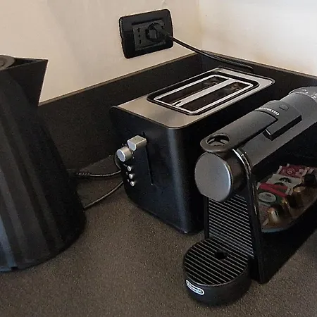 Casa Luini - New, Welcoming And Modern In The Historic Centre Of Como, With 2 Bedrooms And 1 Complete Bathroom And A Fully Equipped Kitchen * קומו