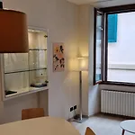 Casa Luini - New, Welcoming And Modern In The Historic Centre Of Como, With 2 Bedrooms And 1 Complete Bathroom And A Fully Equipped Kitchen Lägenhet *