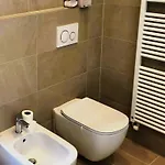 Lägenhet Casa Luini - New, Welcoming And Modern In The Historic Centre Of Como, With 2 Bedrooms And 1 Complete Bathroom And A Fully Equipped Kitchen