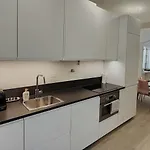 Casa Luini - New, Welcoming And Modern In The Historic Centre Of Como, With 2 Bedrooms And 1 Complete Bathroom And A Fully Equipped Kitchen *