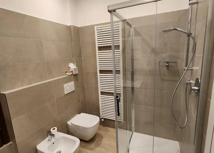 Casa Luini - New, Welcoming And Modern In The Historic Centre Of Como, With 2 Bedrooms And 1 Complete Bathroom And A Fully Equipped Kitchen