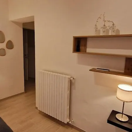 Casa Luini - New, Welcoming And Modern In The Historic Centre Of Como, With 2 Bedrooms And 1 Complete Bathroom And A Fully Equipped Kitchen Como